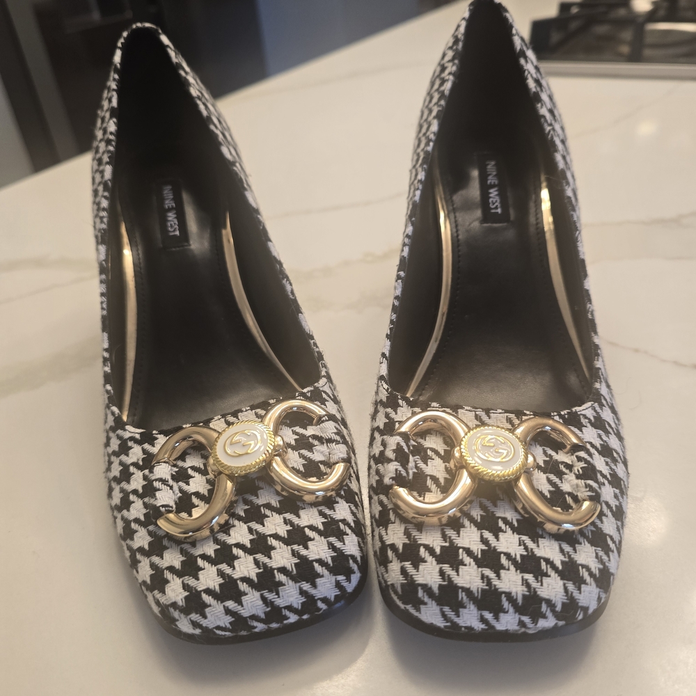 Nine West Houndstooth Block Heels With Vintage GG Buttons Size 9 NWOT